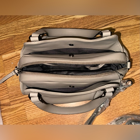 Simply Vera • Vera Wang Purse • NWT - Picture 4 of 7